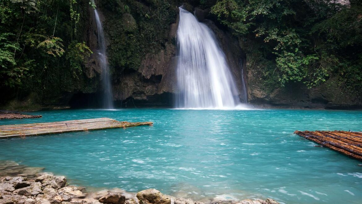 Kawasan Falls in Moalboal in Cebu