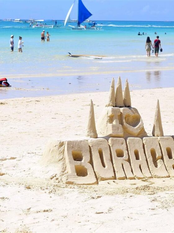 A Complete Guide to the Beaches in Boracay