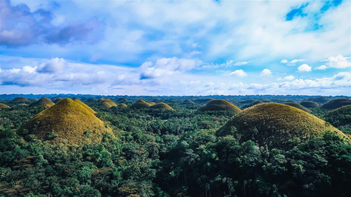 Chocolate Hills itinerary in Bohol