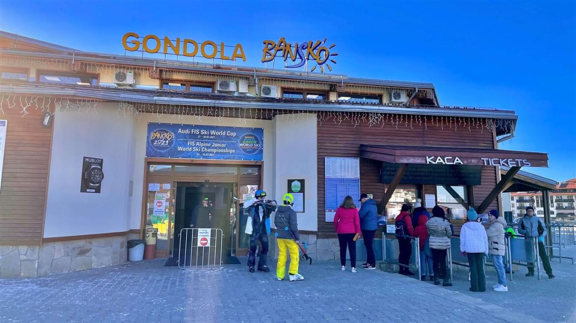 Bansko ticket office at the top of the gondola