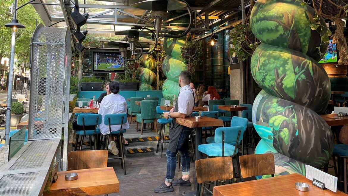City Art Cafe Bars in Tirana