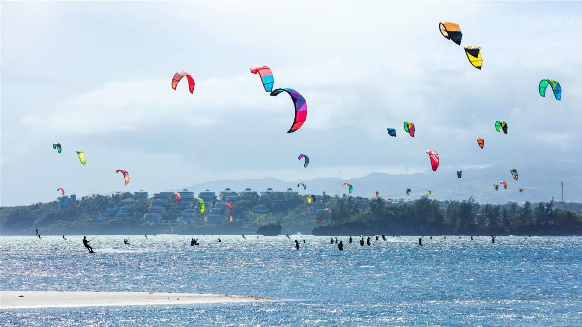 Kitesurfing at the beaches in boracay