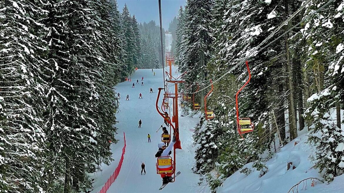Pamporovo single seat chair lift